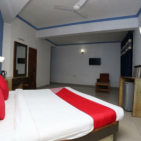 Hotel Oyo 5667 Katra Continental Extérieur photo