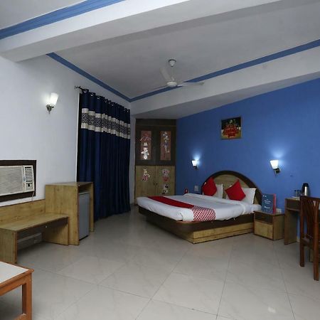 Hotel Oyo 5667 Katra Continental Extérieur photo