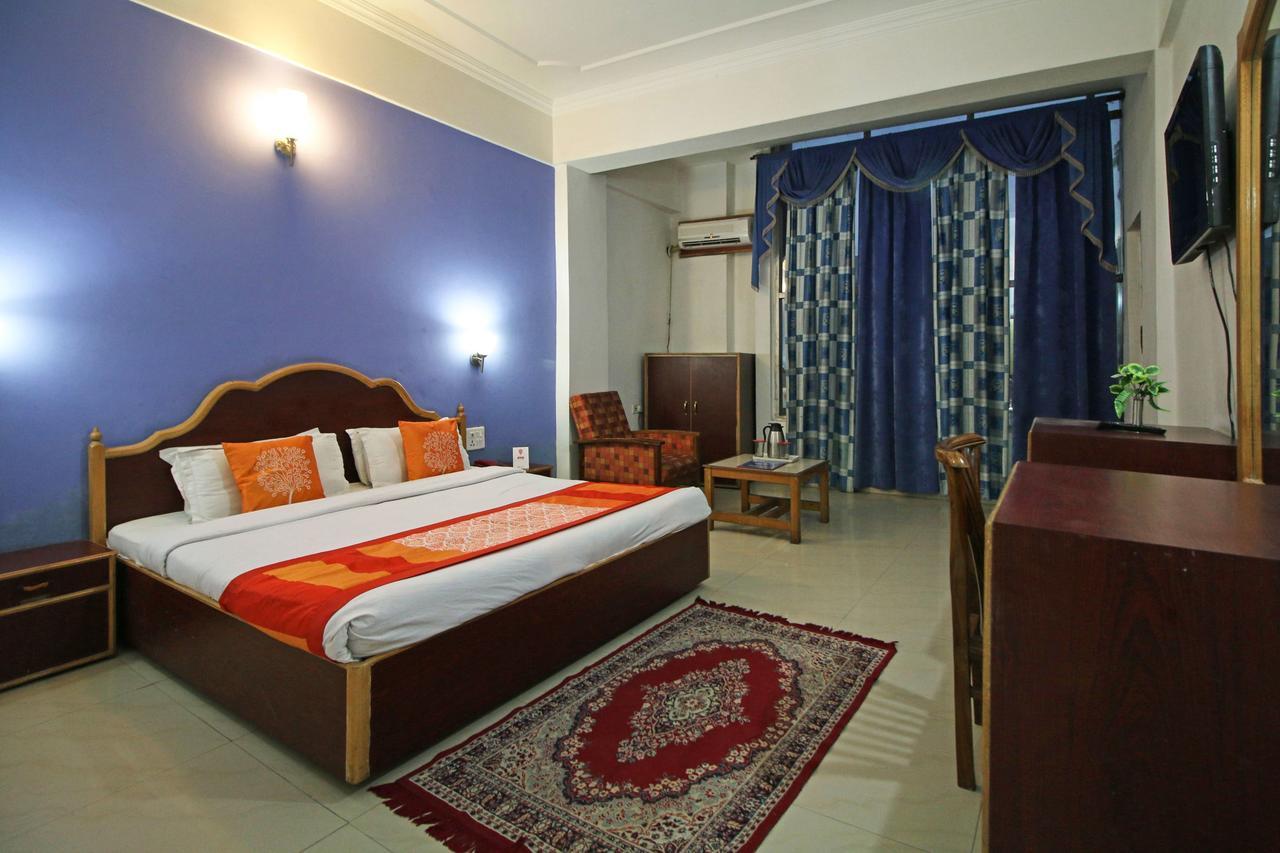 Hotel Oyo 5667 Katra Continental Extérieur photo