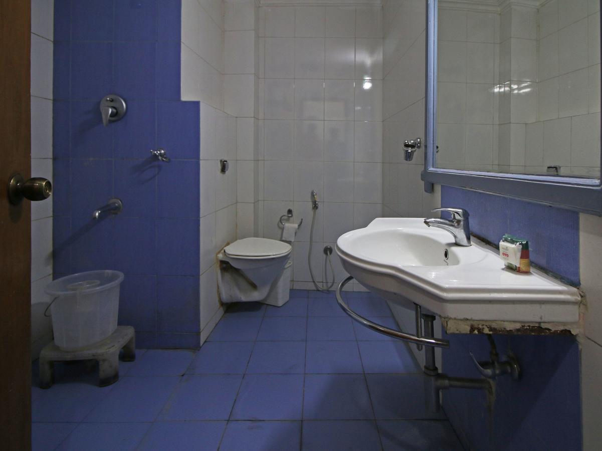 Hotel Oyo 5667 Katra Continental Extérieur photo
