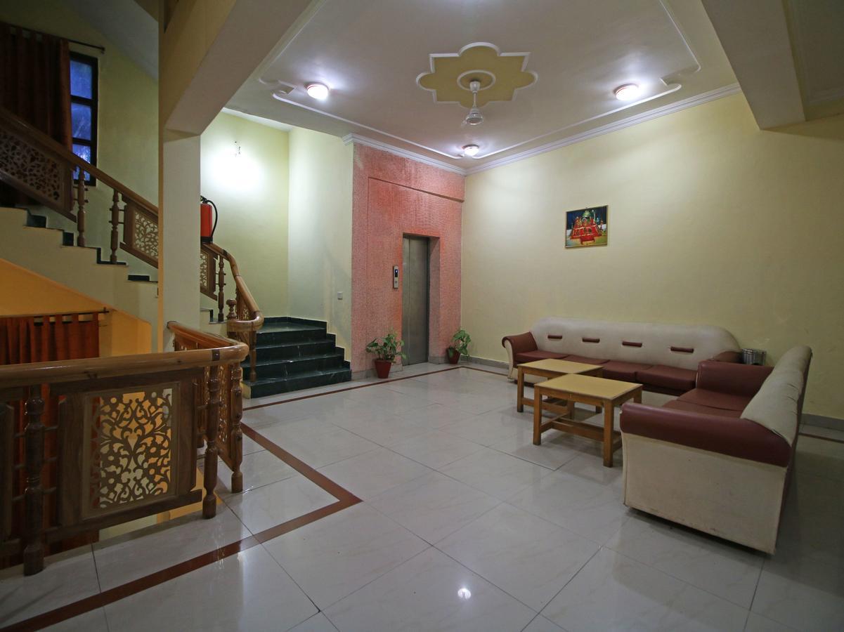 Hotel Oyo 5667 Katra Continental Extérieur photo