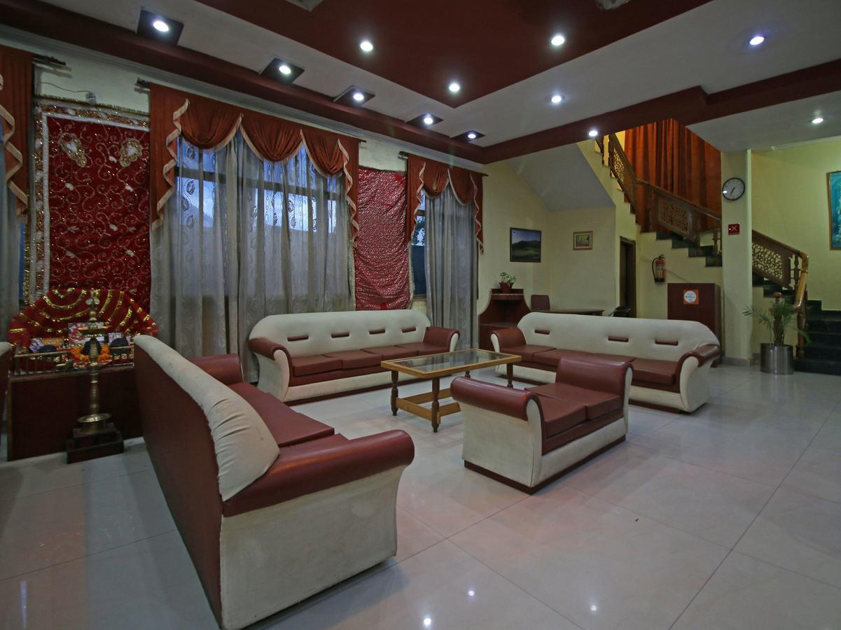 Hotel Oyo 5667 Katra Continental Extérieur photo