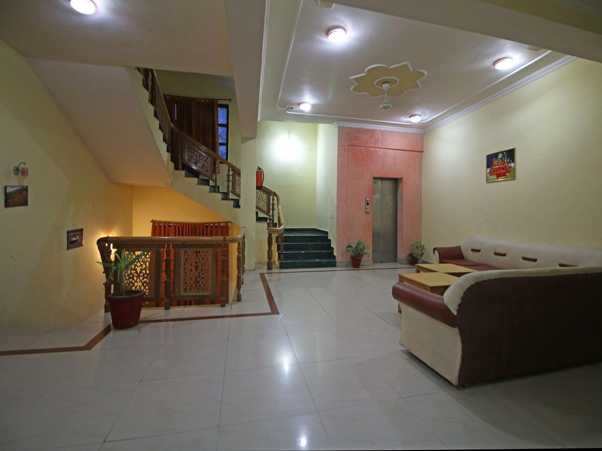 Hotel Oyo 5667 Katra Continental Extérieur photo