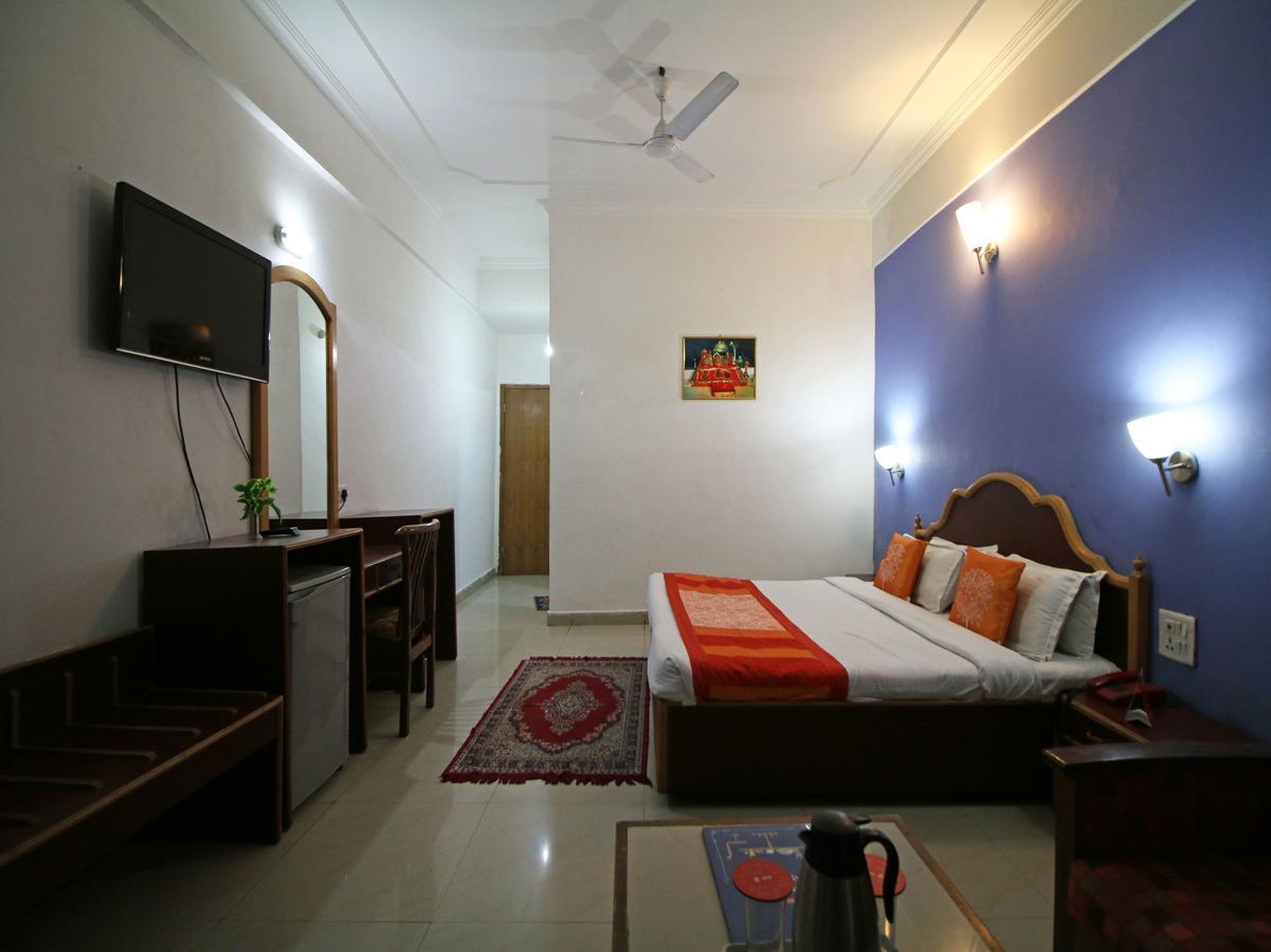 Hotel Oyo 5667 Katra Continental Extérieur photo