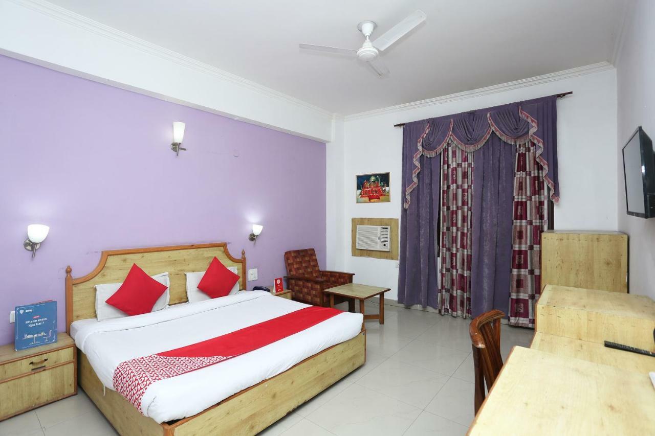 Hotel Oyo 5667 Katra Continental Extérieur photo