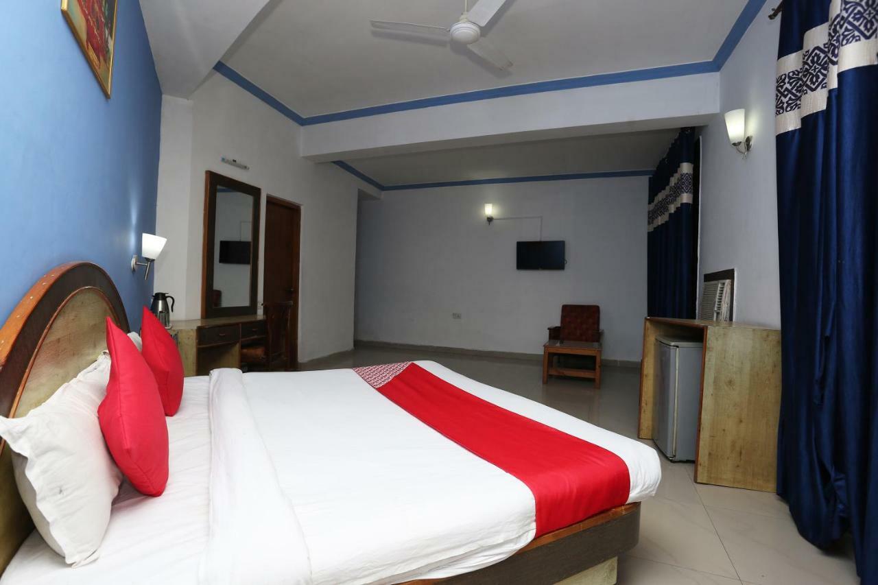 Hotel Oyo 5667 Katra Continental Extérieur photo