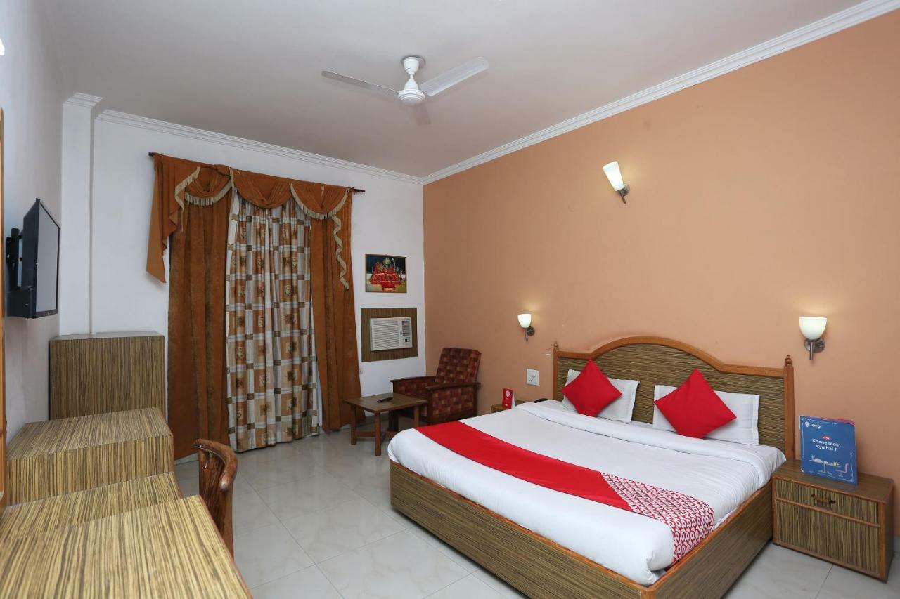 Hotel Oyo 5667 Katra Continental Extérieur photo