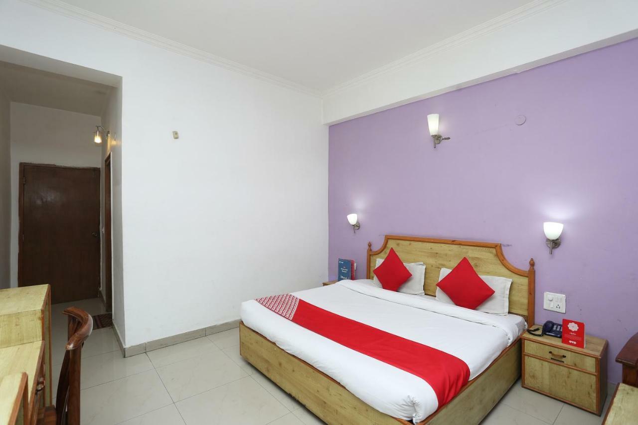 Hotel Oyo 5667 Katra Continental Extérieur photo