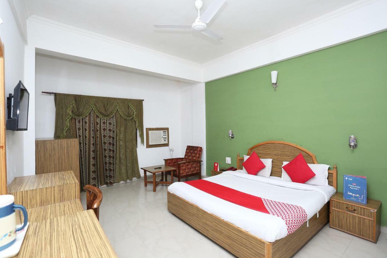 Hotel Oyo 5667 Katra Continental Extérieur photo